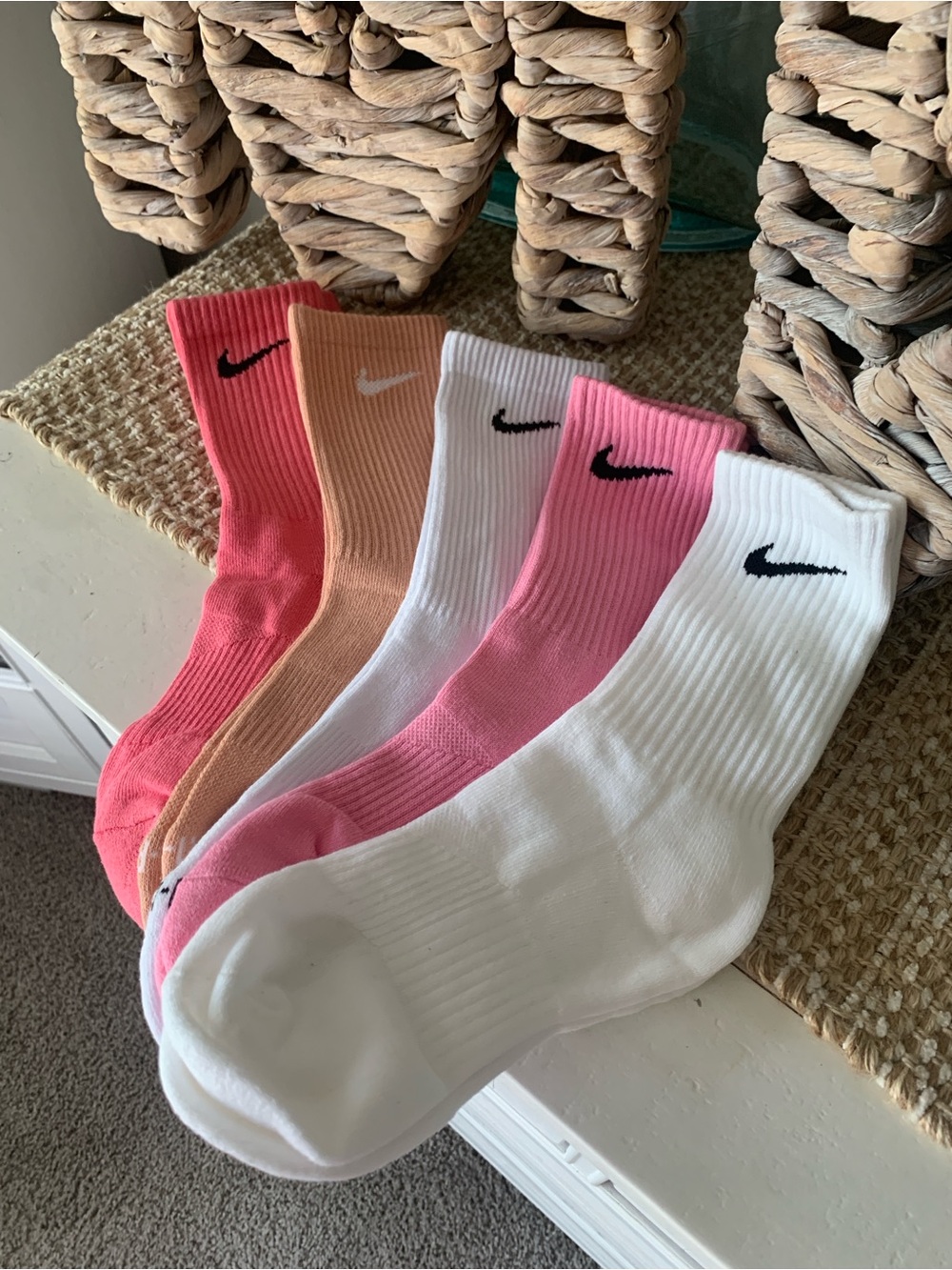 Brand New Women’s Nike Crew Socks Pack in White, Pink, Coral and Peach